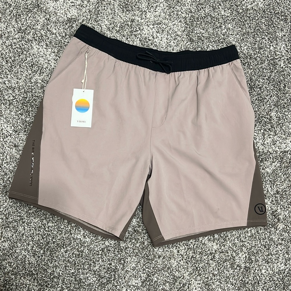 Brand new never worn Vuori Chromatic Kore Shorts